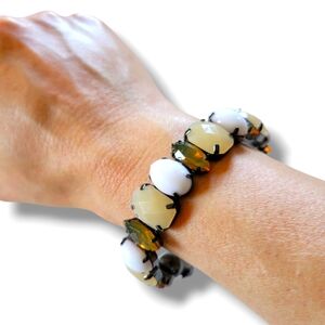 NWOT Pretty Earth Tone Crystal & Stones Gunmetal Bangle Bracelet (OS)